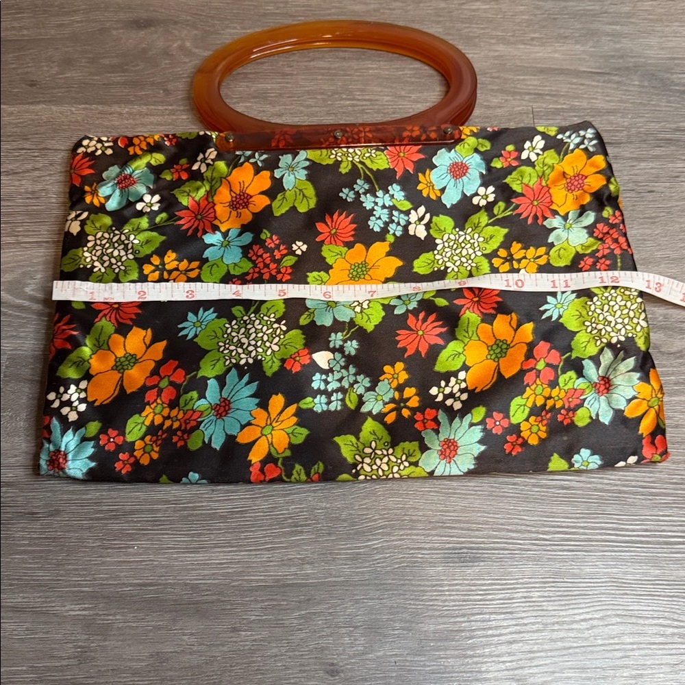Vintage Floral Print Expandable Bag with Amber Lucite Handles - Picture 17 of 17